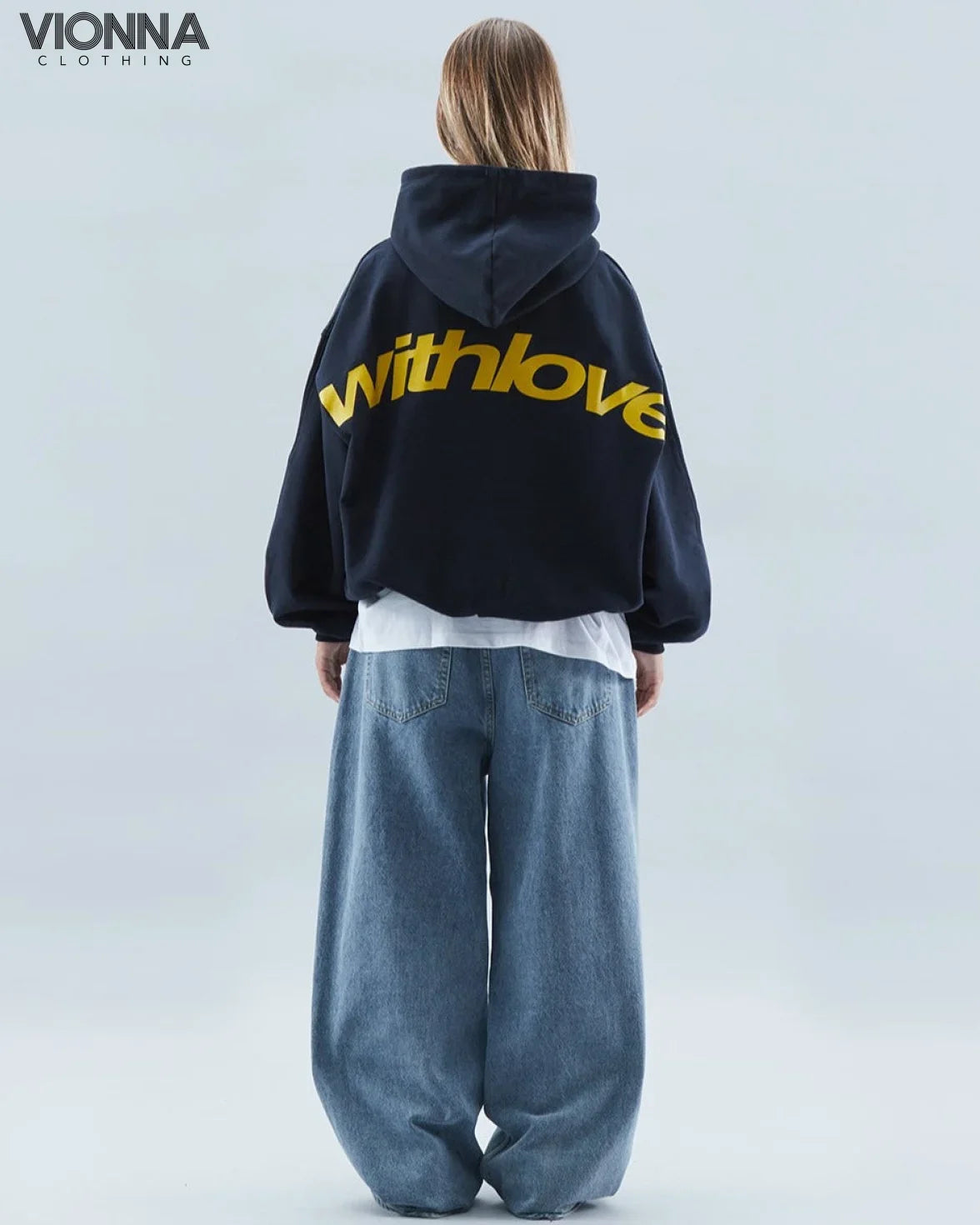 https://cdn.shopify.com/s/files/1/0891/3967/5485/files/kaylee-s-toj-og-tilbehor-beklaedning-trojer-haettetrojer-366.webp?v=1743687890