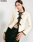Blazer Layla avec bordures de couleur contrastée et cravate sur le devant